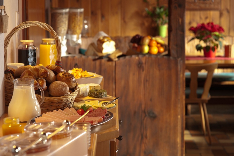 brasserie-COGOLIN-min_breakfast_buffet_food_restaurant_meal_hotel_plate_fresh-718745